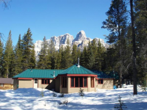 HI Castle Mountain Hostel